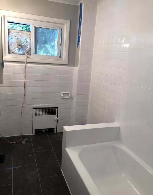 Bathtub & Wall Tile Restoration after