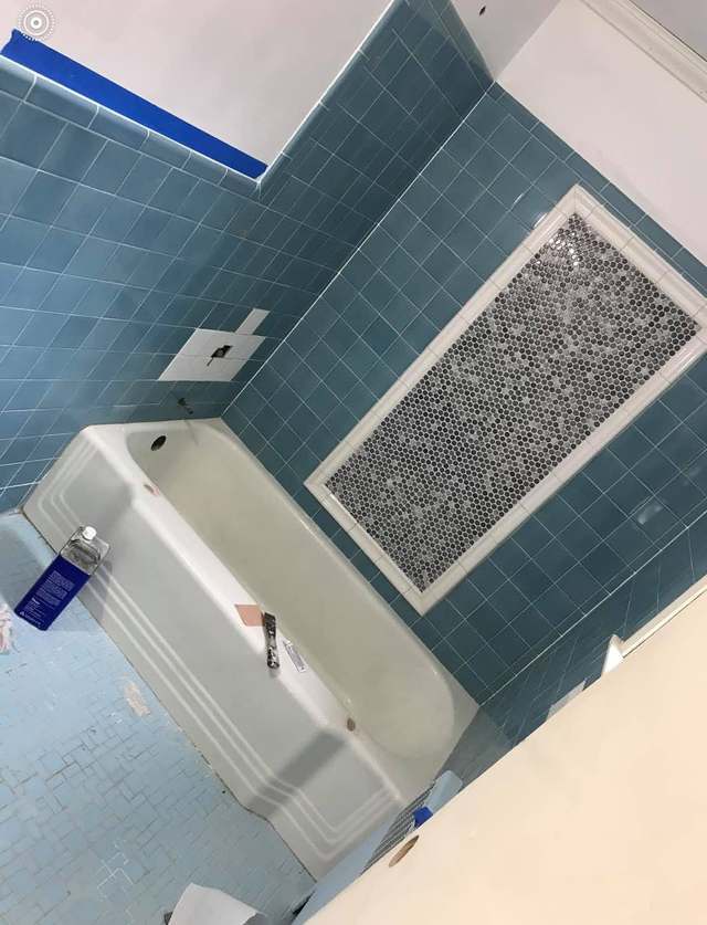 Bathtub & Tile Insert Refinishing before